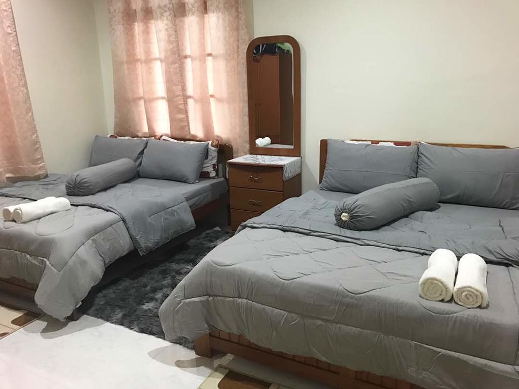 Teratak Tok Wan 1 And 2 Villa Kota Bharu Room photo